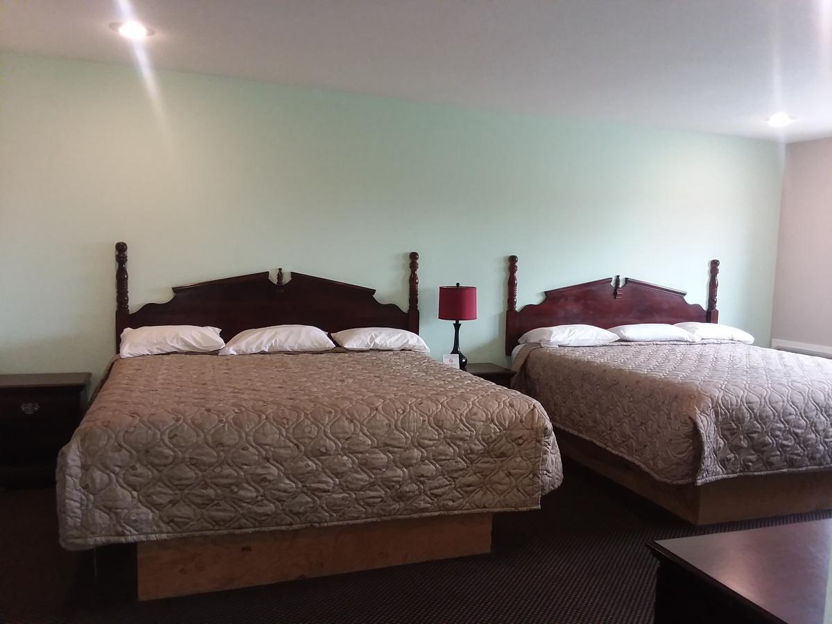 Scenic River Inn Motel Вортбург Екстер'єр фото
