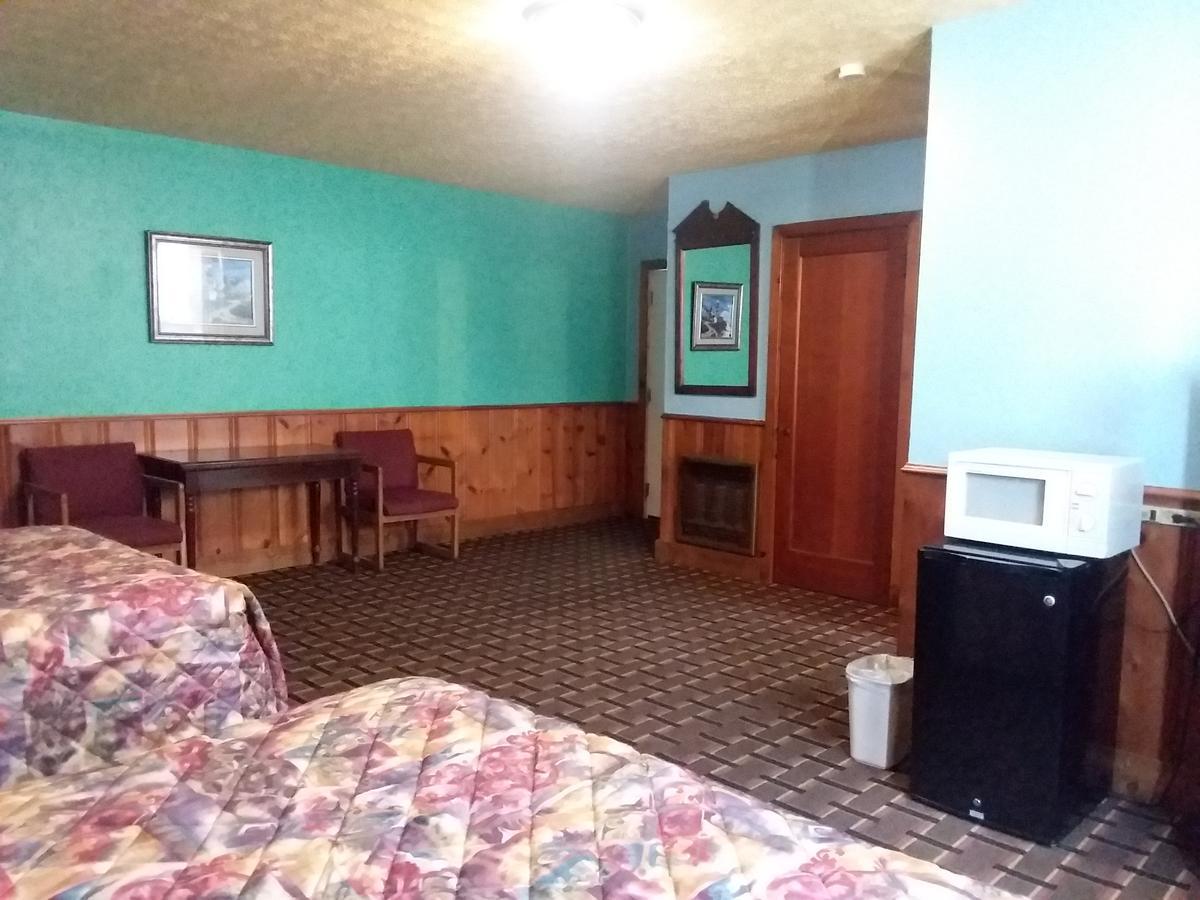 Scenic River Inn Motel Вортбург Екстер'єр фото